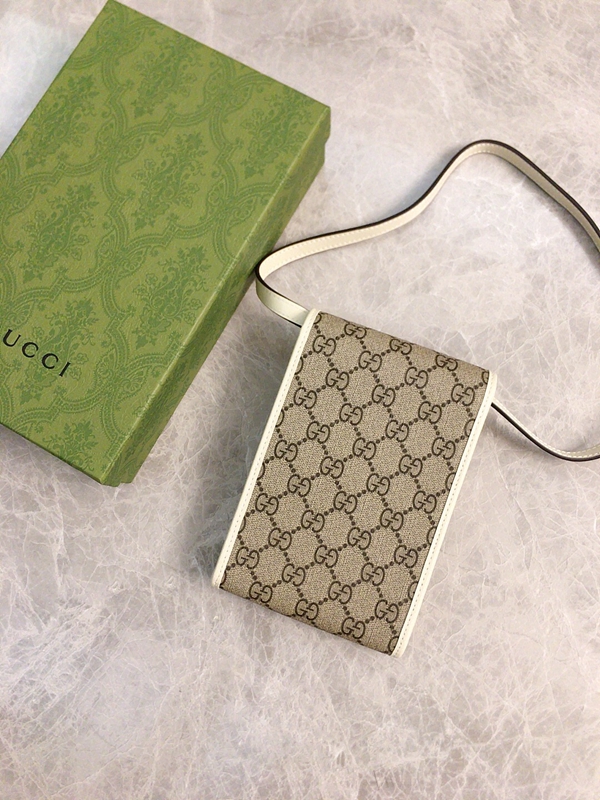 グッチバッグ側面デザイン